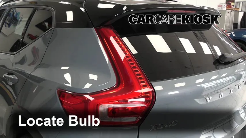 2021 Volvo XC40 T5 R-Design 2.0L 4 Cyl. Turbo Lights